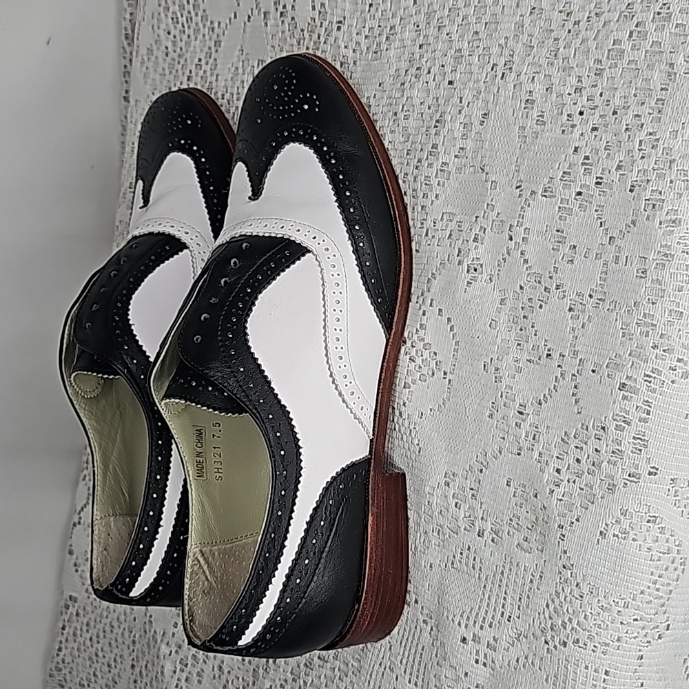 Candela NYC leather Oxford loafer two tone black white shoes sz 7.5